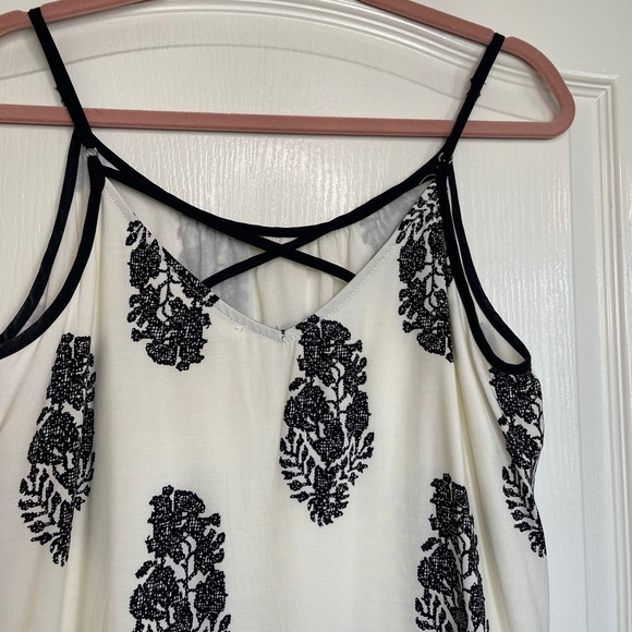 Entro Dress - Picture 5 of 10